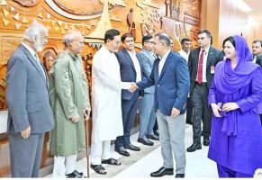 বাংলাদেশের সামনে বিরল কূটনৈতিক সুযোগ