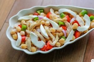 মুরগির কাবুলি বুটের সালাদ বানাবেন যেভাবে