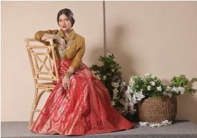 উৎসবের সময় বেনারসিতে সাজবেন যেভাবে