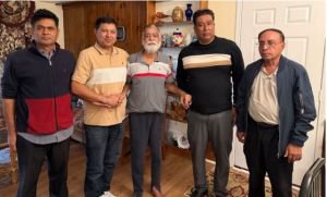 ভার্জিনিয়ায় অসুস্থ মুক্তিযোদ্ধা সাংবাদিক হারুন চৌধুরীকে দেখতে গেলেন বাংলাদেশি কমিউনিটি নেতৃবৃন্দ