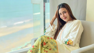কক্সবাজারে স্বস্তি খুঁজে পায় মিমের মন