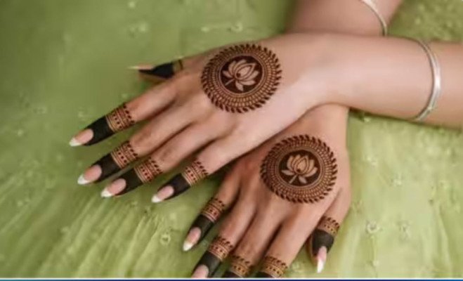 সময় কম? মেহেদি দিতে বেছে নিন এই ৮ নকশা